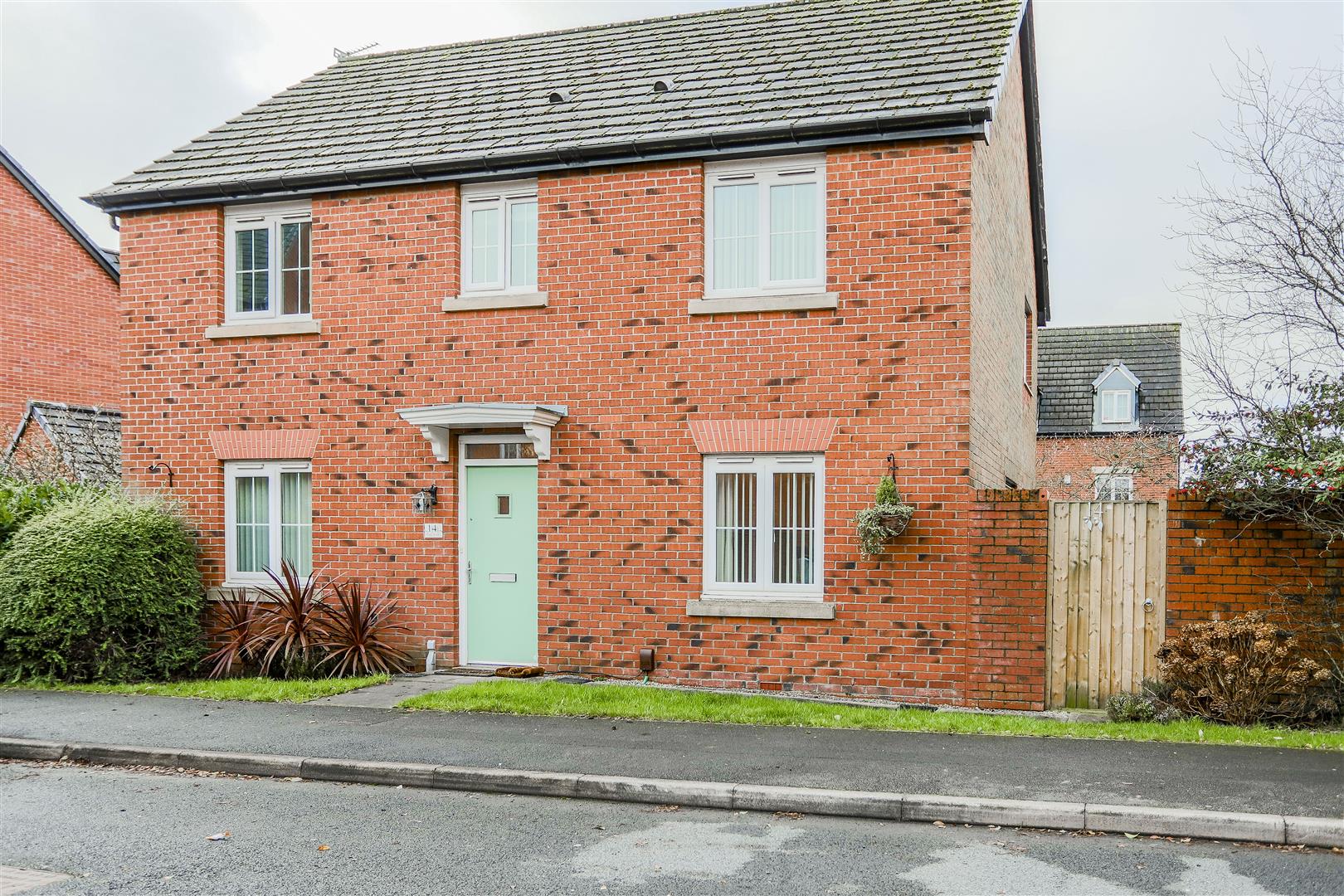 4 Bed Detached House For Sale - Main Image